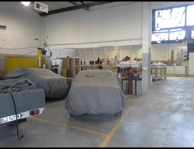1,200M² FACTORY TO LET IN LANSDOWNE